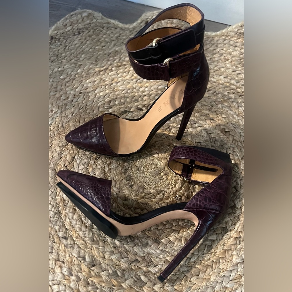 L.A.M.B. Burgundy Croc-Embossed Heels | Size 6.5